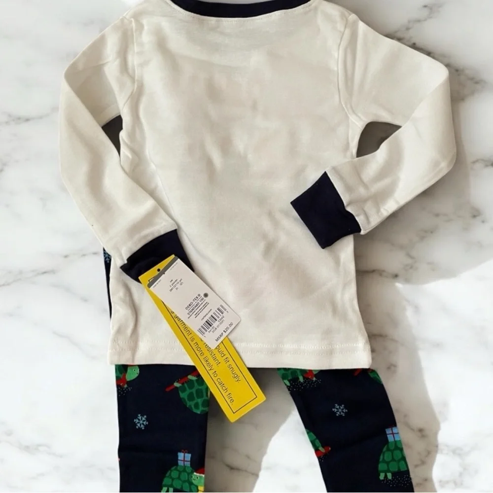 ⭐️2T Carter's Little Boys' Christmas 2-Piece Snug Fit Cotton PJs ⭐️